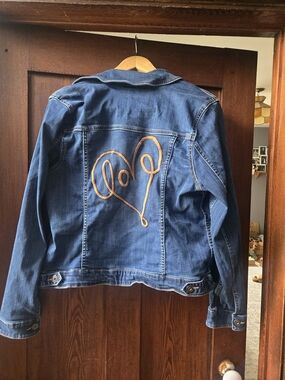 EV1 By Ellen Degeneress Embroidered Heart Blue Denim Jacket